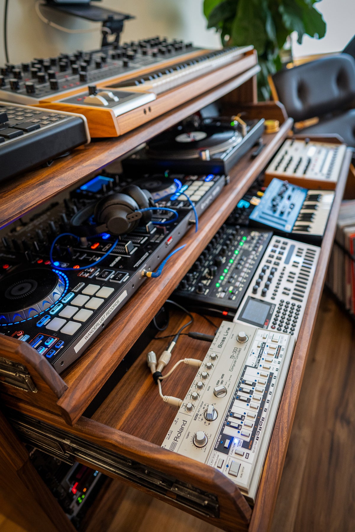 Dos Gatos Studios