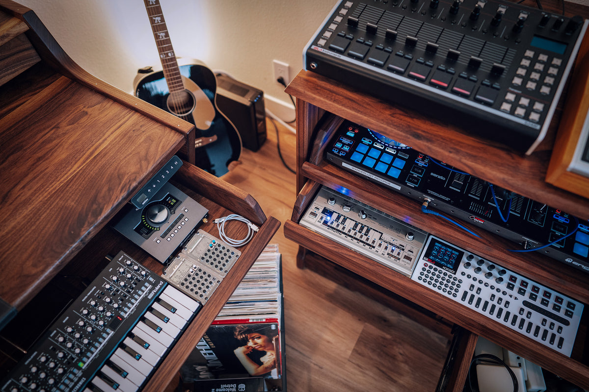 Dos Gatos Studios