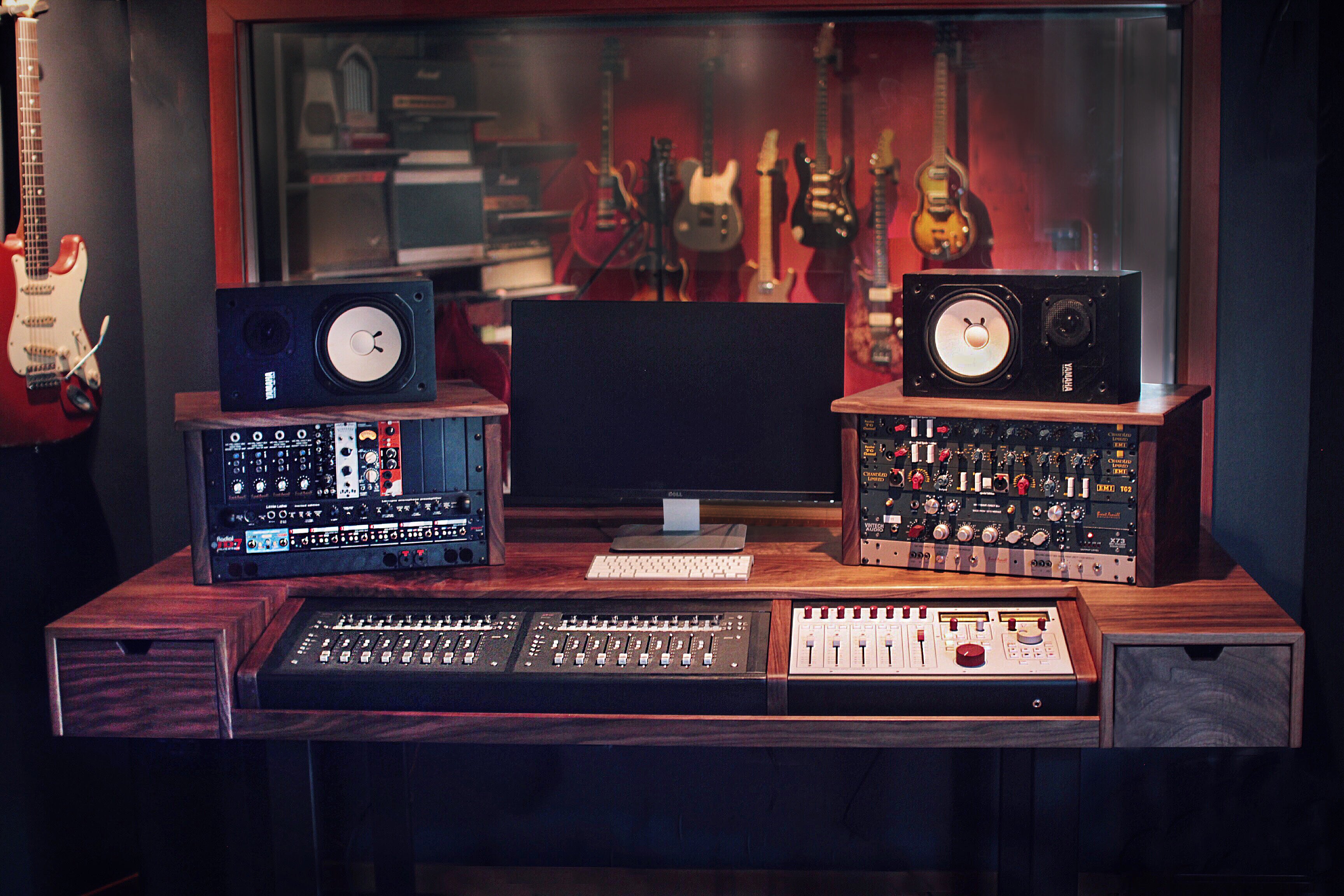 MC88 Studio Desk