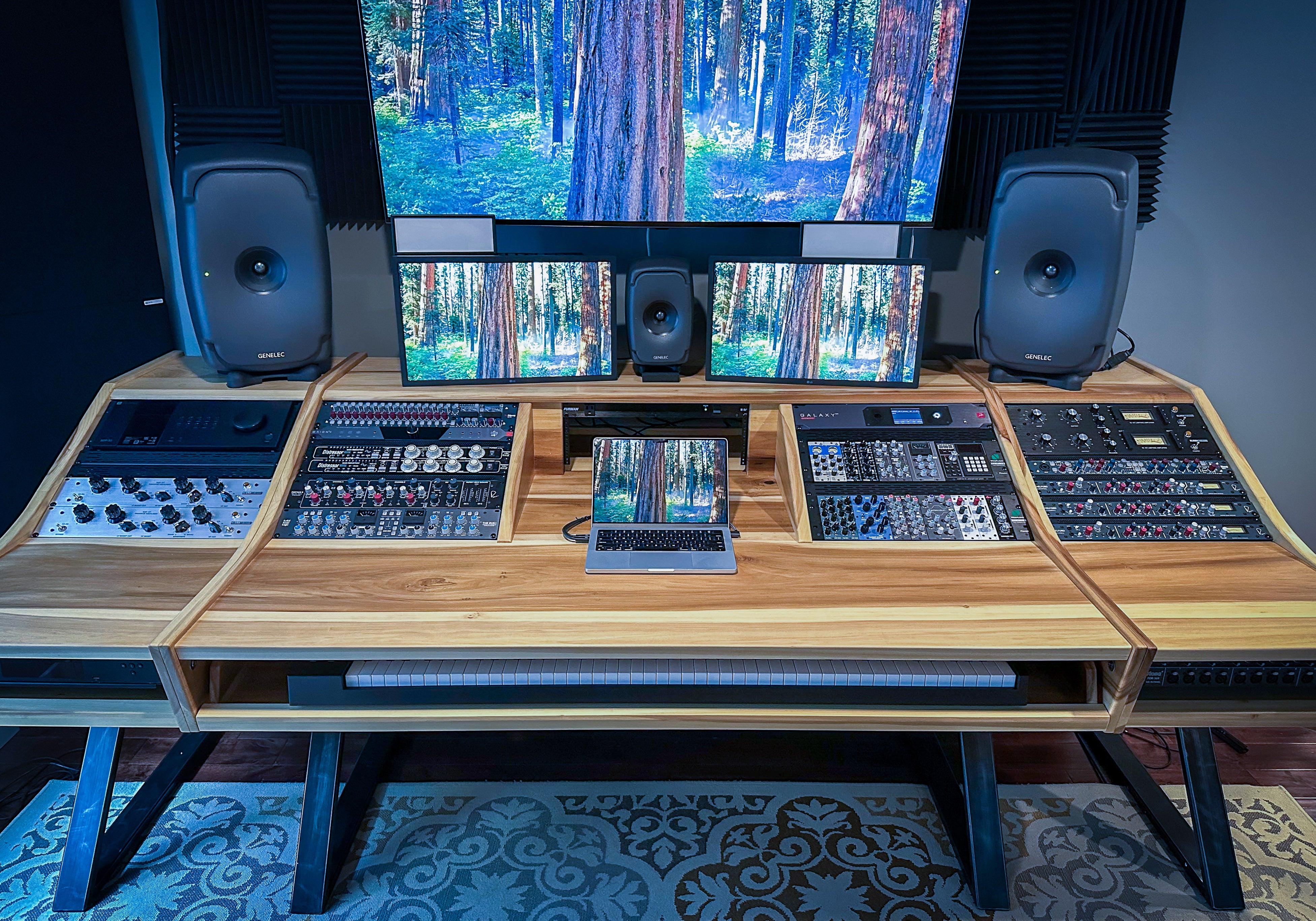 Megalodon Studio Desk