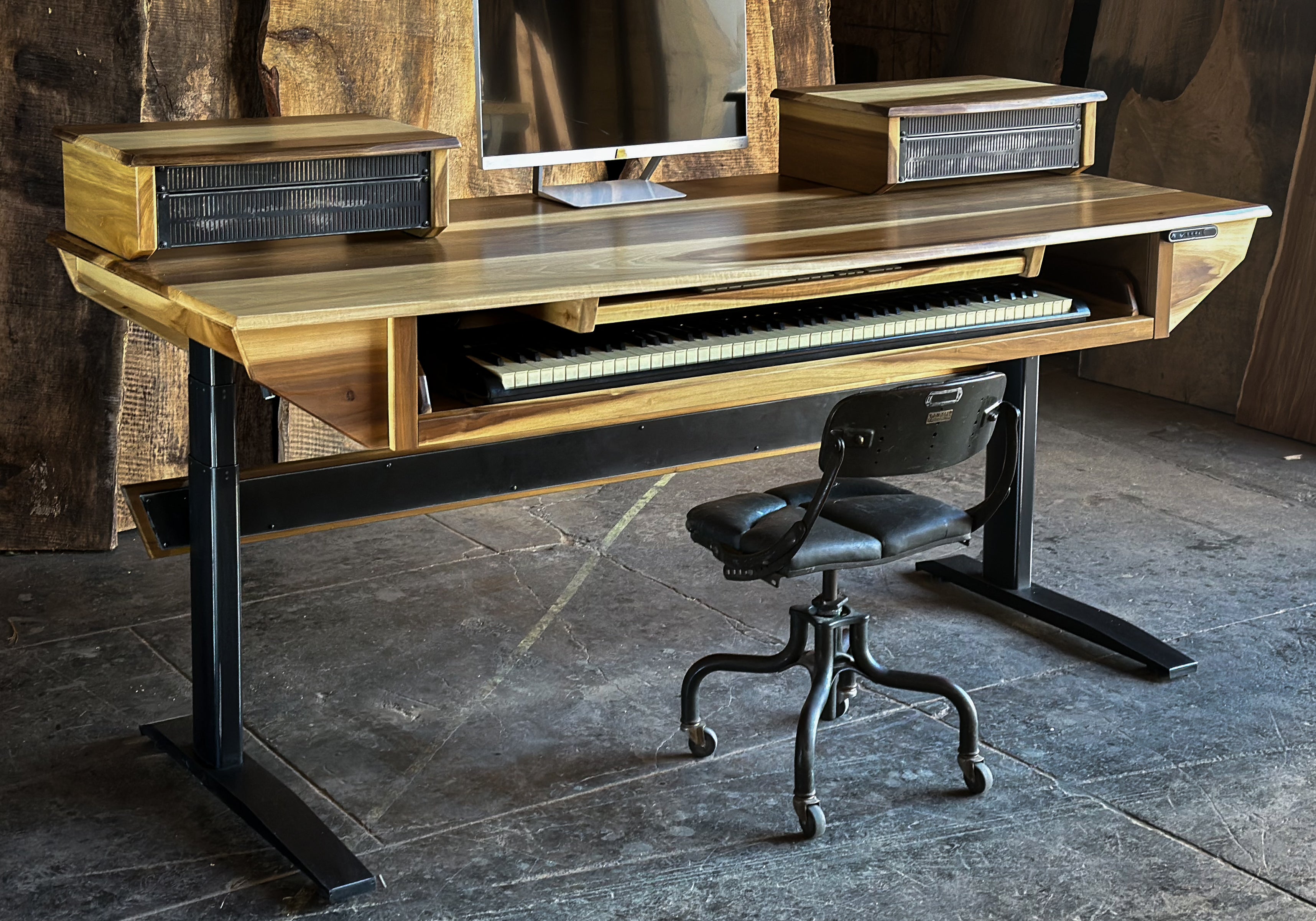 SD88XL Studio Desk