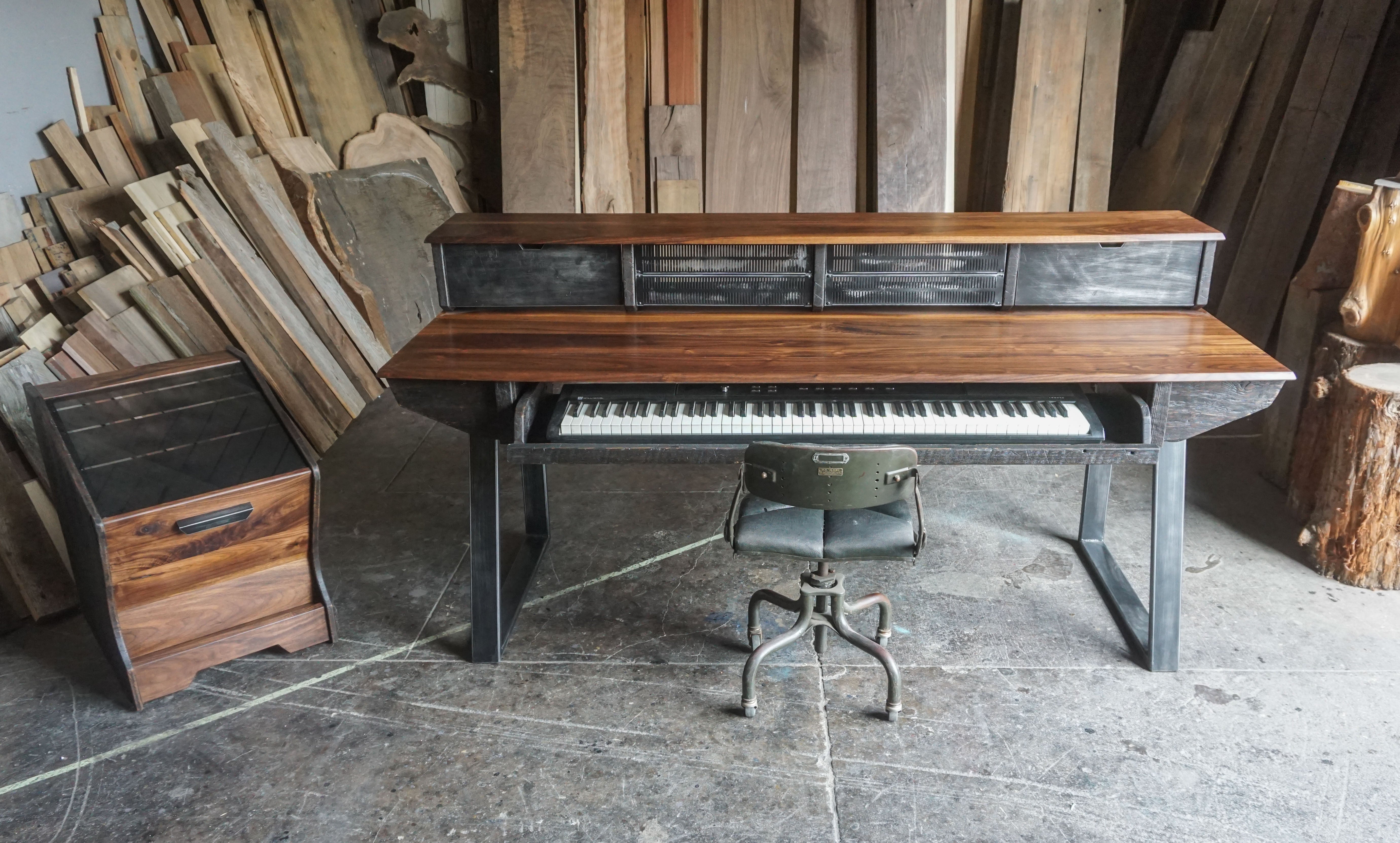 SD88 Studio Desk