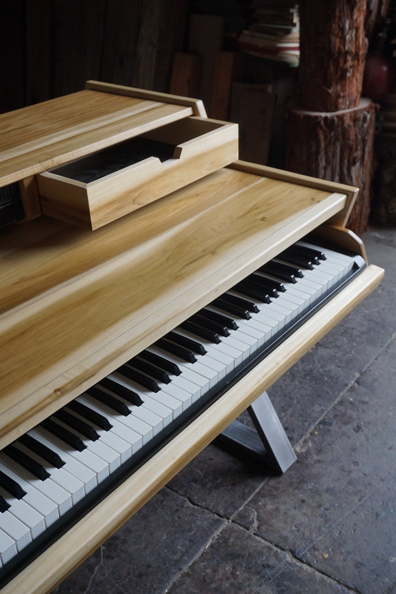 Monkwood VX88 Studio Desk in Sun Tanned Poplar